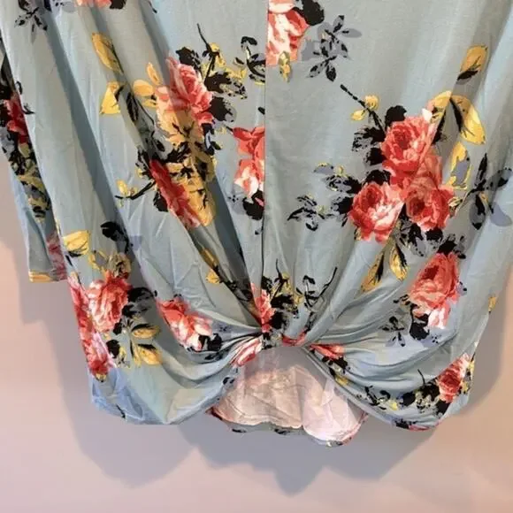 White Birch Medium Dusty‎ Blue Floral Print Long Sleeve Twist Front Top NWOT - Picture 6 of 7
